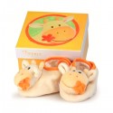 Chaussons bébé avec hochet vache
